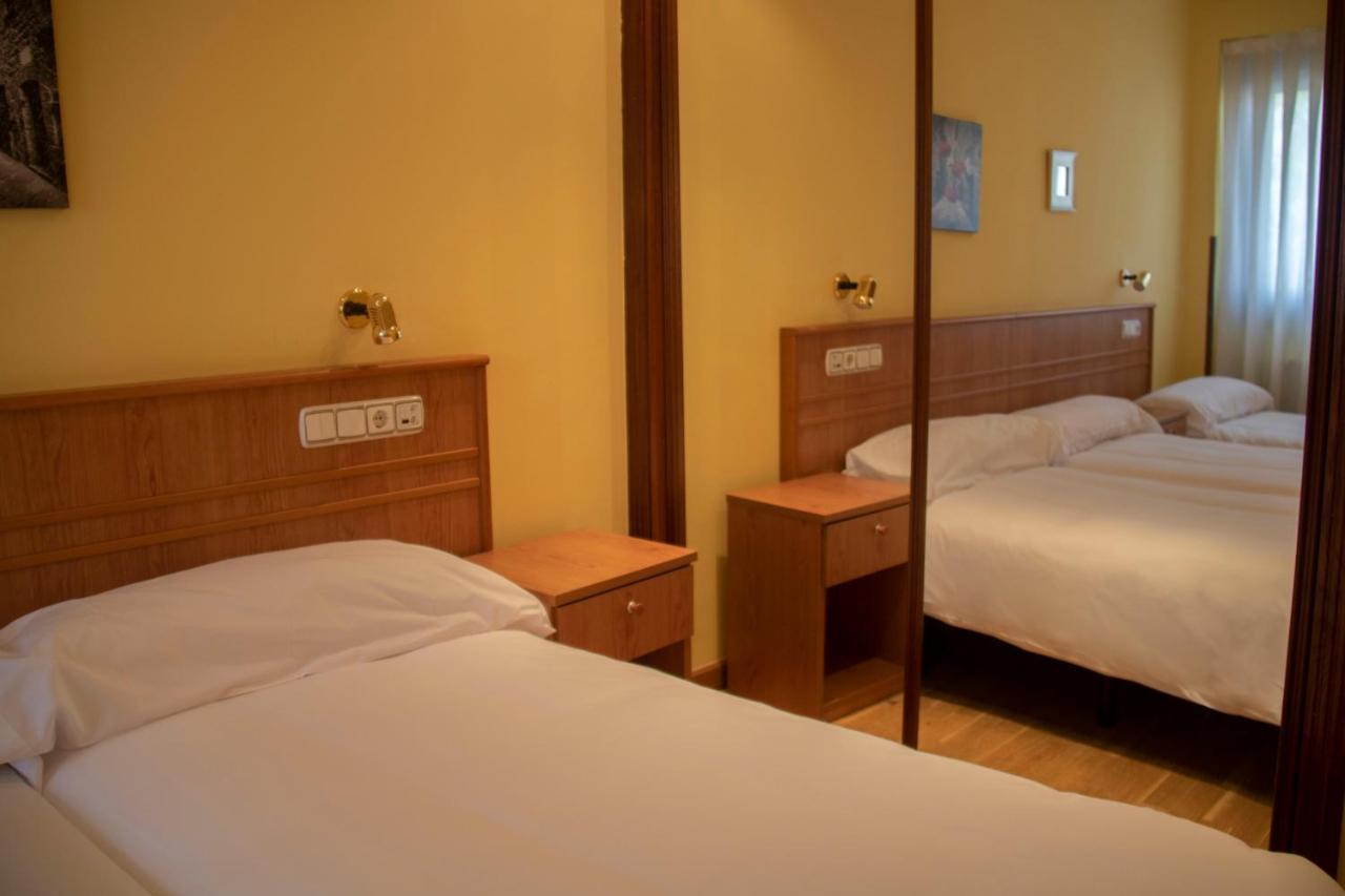 Hotel Alda Estacion Oviedo Bagian luar foto