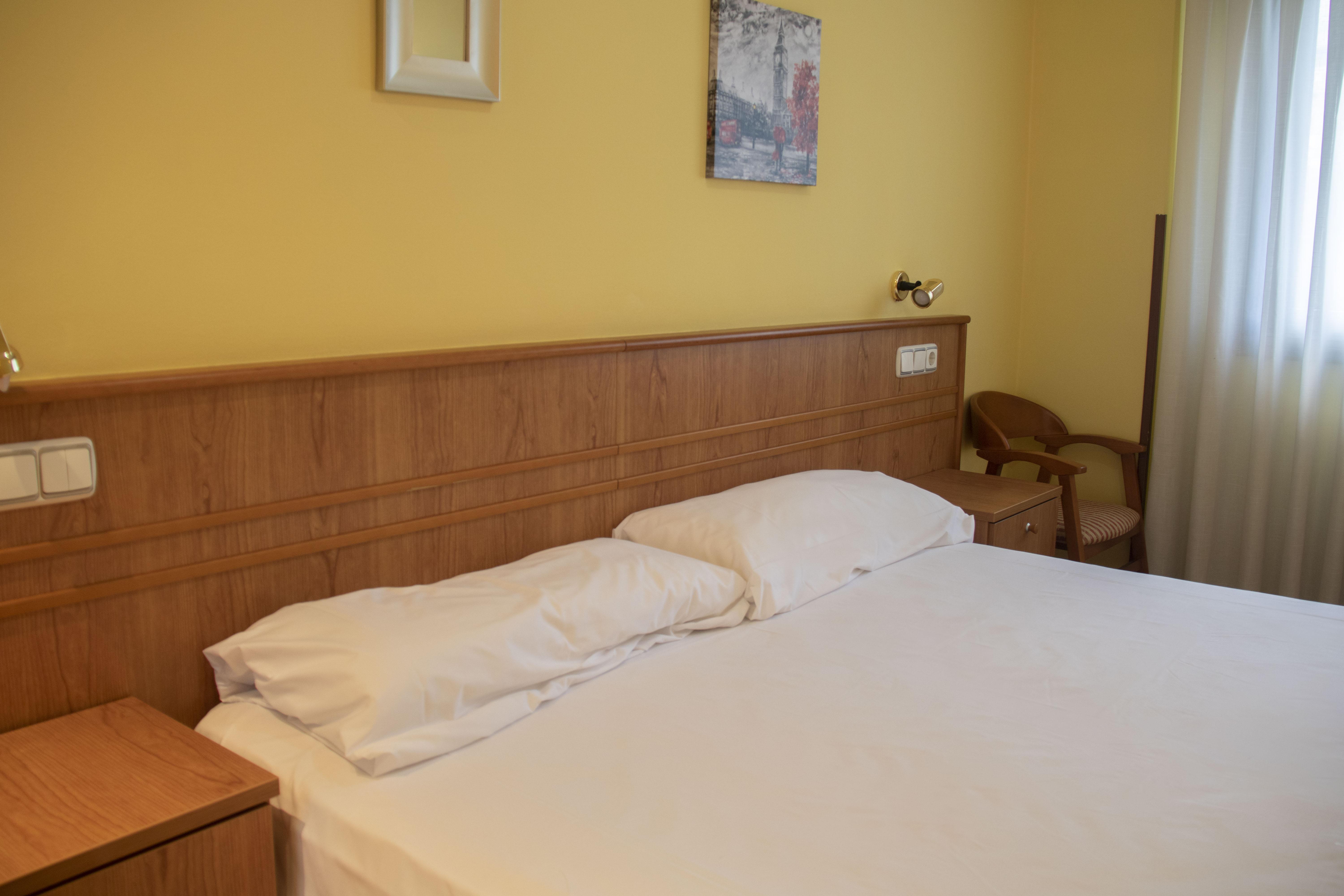 Hotel Alda Estacion Oviedo Bagian luar foto