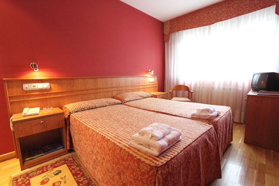 Hotel Alda Estacion Oviedo Bagian luar foto