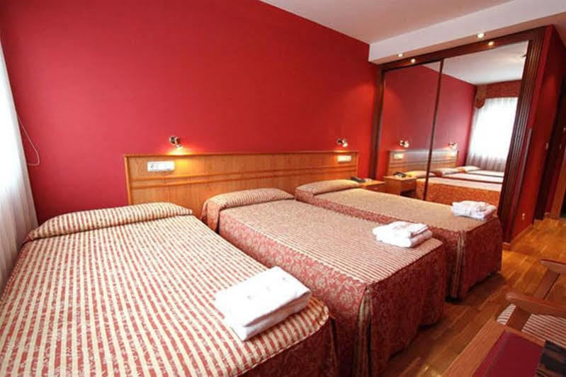 Hotel Alda Estacion Oviedo Bagian luar foto